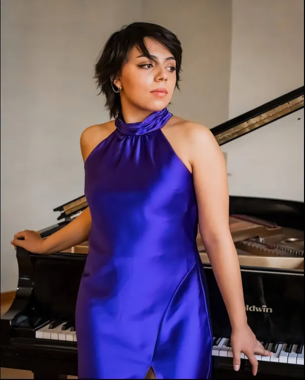 CLAUDIA GUMTE (PIANO)